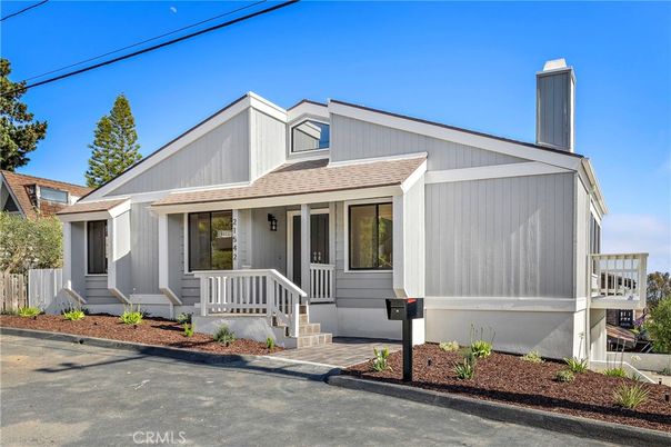 Exterior, Facade, Farmhouse