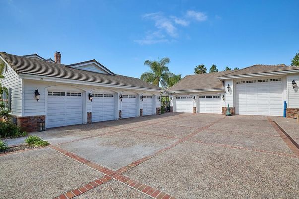 Detached Garage, Exterior