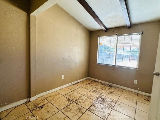 Empty room, Interior, Wooden Beams