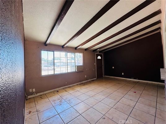 Empty room, Interior, Wooden Beams