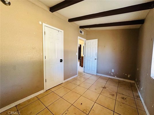 Empty room, Interior, Wooden Beams