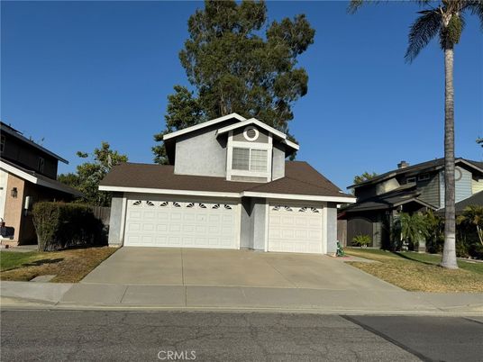 Attached, Exterior, Facade, Ranch