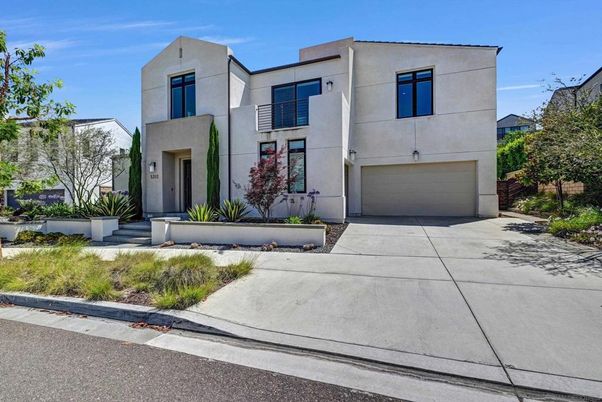 Attached, Exterior, Facade, Modern