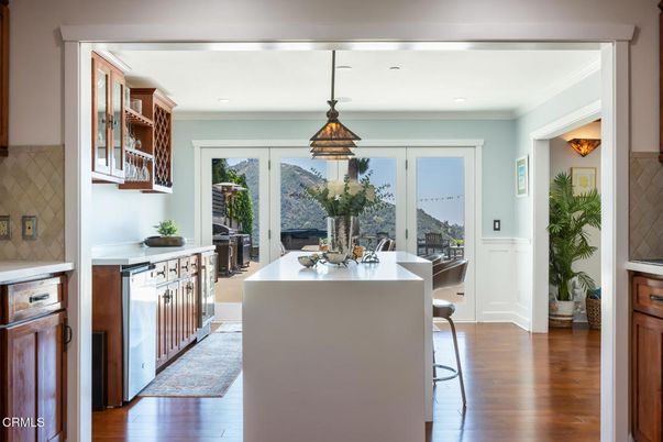 Dining room, Interior, Kitchen, Pendant Lights, Recessed Lighting, Wood Texture Flooring