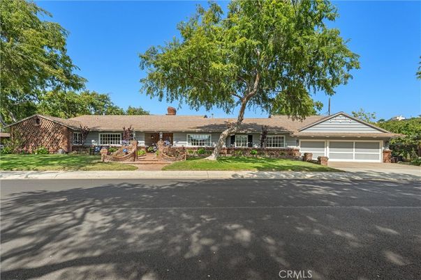 Attached, Detached Garage, Exterior, Facade, Ranch