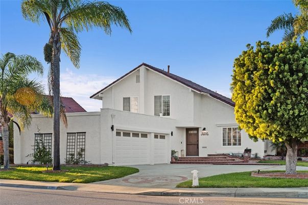 Attached, Exterior, Facade, Spanish Mediterranean