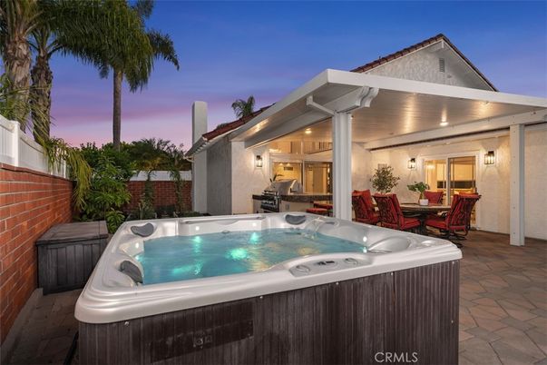 Exterior, Hot Tub