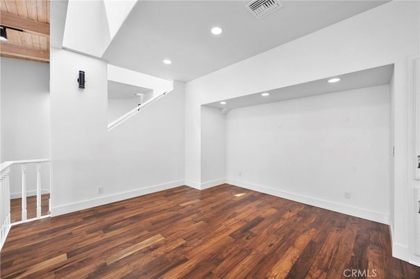Empty room, Interior, Recessed Lighting, Wood Texture Flooring