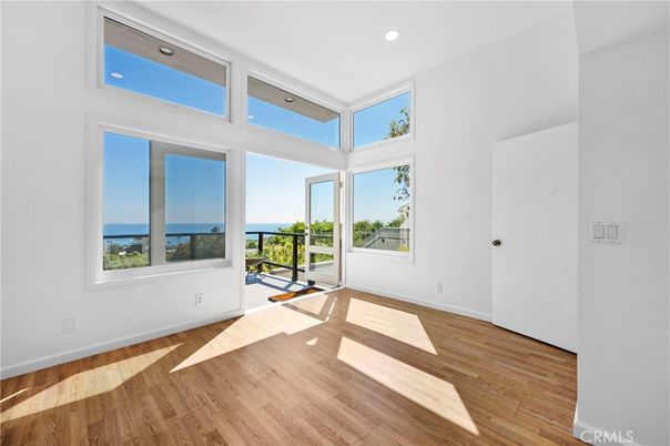 Interior, Recessed Lighting, Water, Wood Texture Flooring