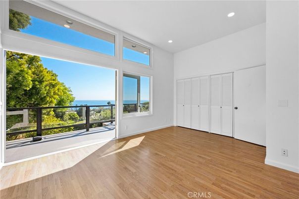 Empty room, Interior, Recessed Lighting, Water, Wood Texture Flooring