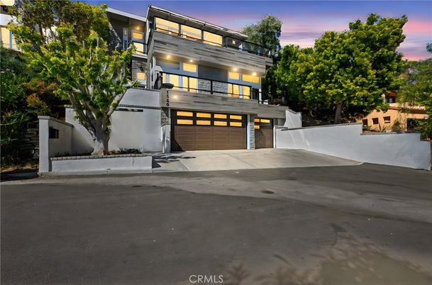 Attached, Exterior, Facade, Modern
