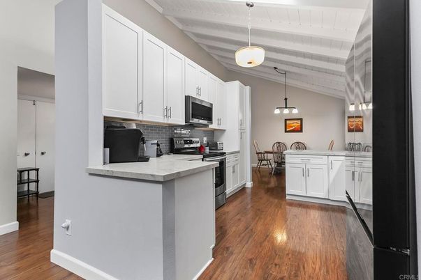 Dining room, Interior, Kitchen, Pendant Lights, Wood Texture Flooring
