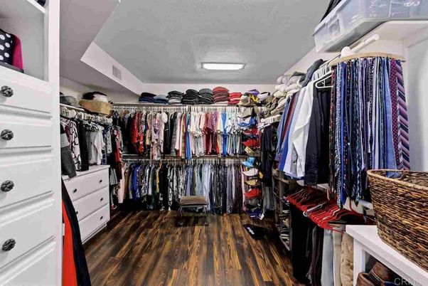 Interior, Walk-in Closets, Wood Texture Flooring