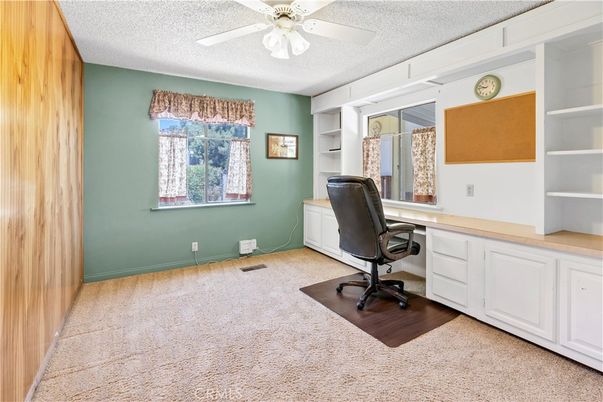 Home Office, Interior