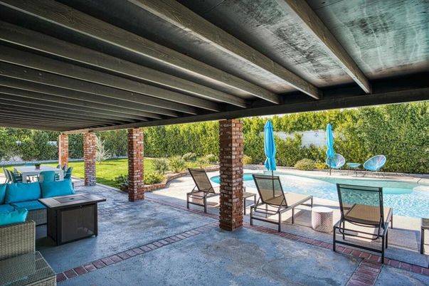 Exterior, Pool