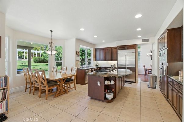 Dining room, Interior, Kitchen, Pendant Lights, Recessed Lighting, Stainless Steel Appliances