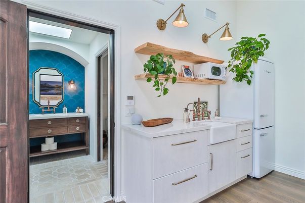 Bathroom, Dual Sink Vanities, Interior, Wood Texture Flooring