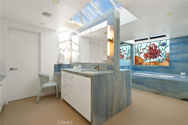 Bathroom, Interior, Recessed Lighting