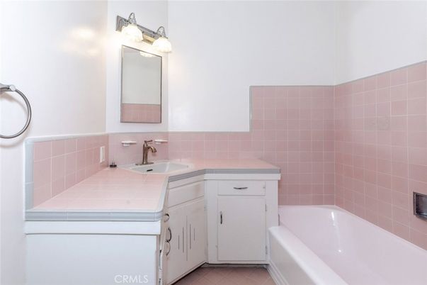 Bathroom, Interior, Tile Countertops
