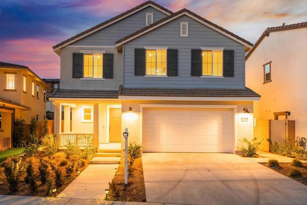 Attached, Exterior, Facade, American Craftsman