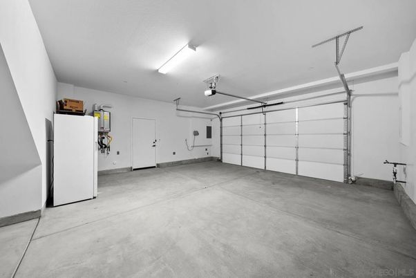 Garage, Interior