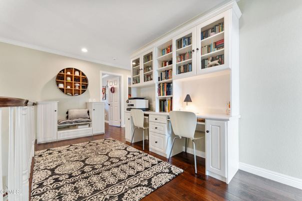 Home Office, Interior, Recessed Lighting, Wood Texture Flooring