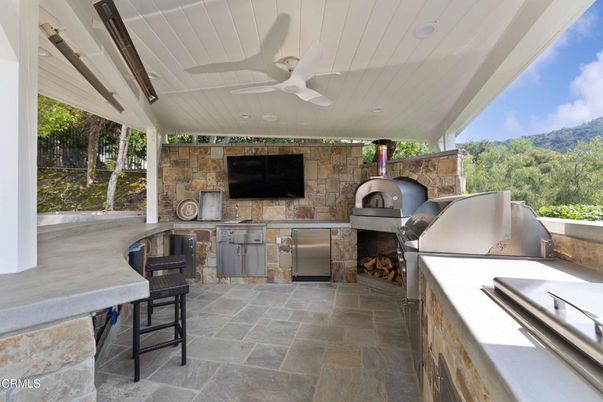 Exterior, Fireplace