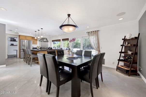 Dining room, Interior, Kitchen, Pendant Lights, Recessed Lighting, Stainless Steel Appliances