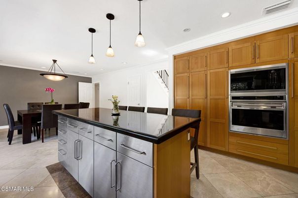 Dining room, Interior, Kitchen, Pendant Lights, Recessed Lighting, Stainless Steel Appliances