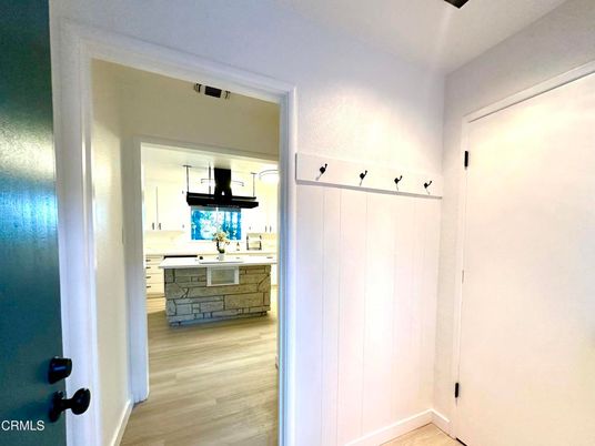 Interior, Pendant Lights, Wood Texture Flooring