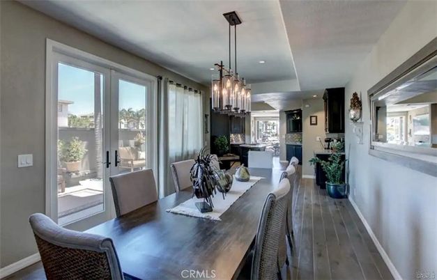 Chandelier, Dining room, Interior, Pendant Lights, Recessed Lighting, Wood Texture Flooring