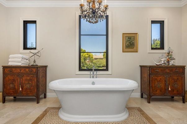 Bathroom, Chandelier, Free Standing Baths, Interior