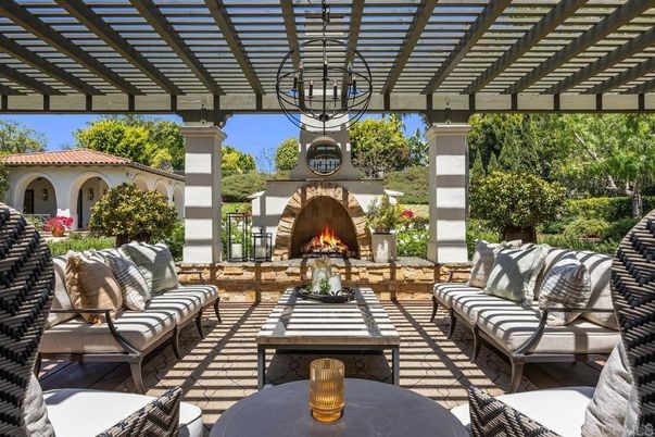Exterior, Fireplace