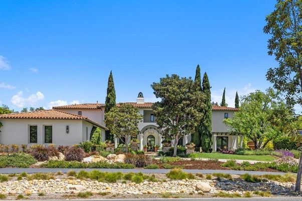 Backyard, Exterior, Facade, Spanish Mediterranean