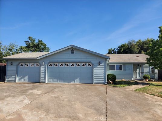 Attached, Exterior, Facade, Ranch