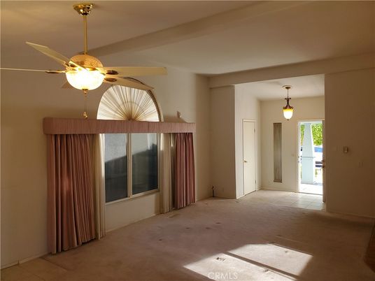 Empty room, Interior, Pendant Lights