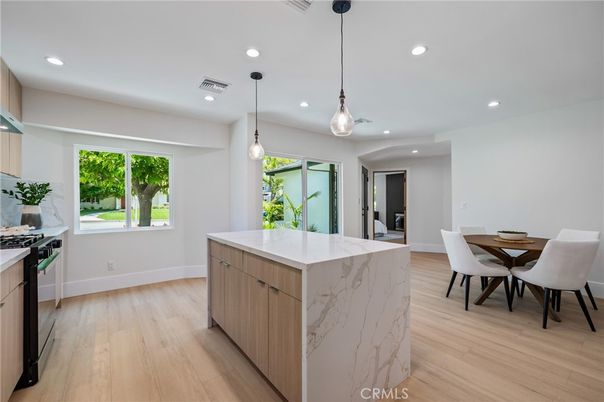 Dining room, Interior, Kitchen, Pendant Lights, Recessed Lighting, Wood Texture Flooring