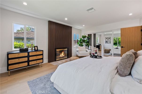 Bedroom, Fireplace, Interior, Recessed Lighting, Wood Texture Flooring