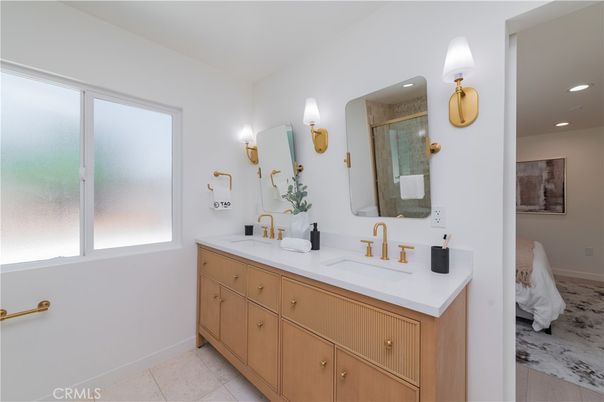 Bathroom, Dual Sink Vanities, Interior, Recessed Lighting