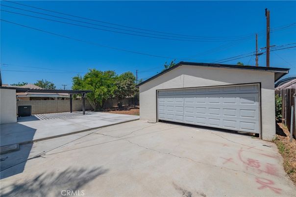 Detached Garage, Exterior