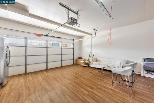 Garage, Interior, Washer, Wood Texture Flooring