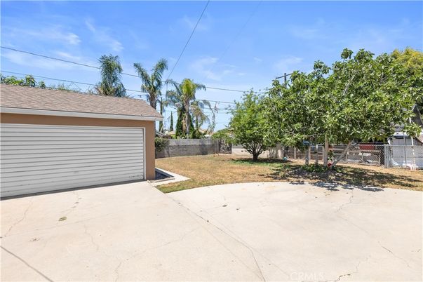 Backyard, Detached Garage, Exterior