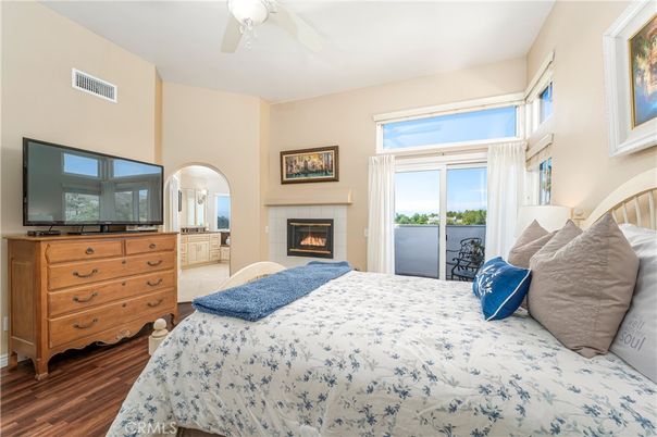 Bedroom, Fireplace, Interior, Water, Wood Texture Flooring