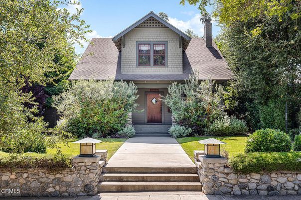 Exterior, Facade, Queen Anne Victorian