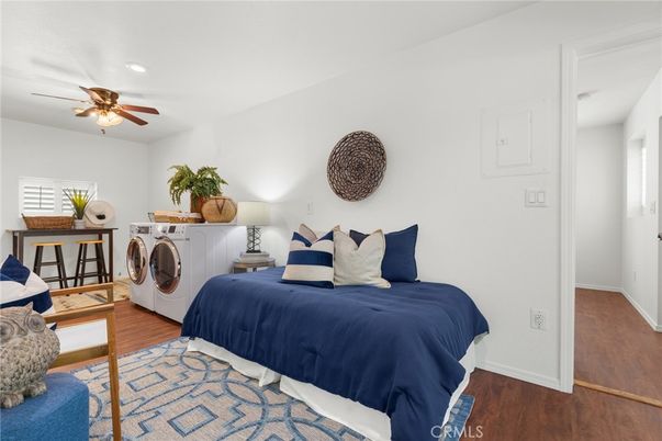 Bedroom, Interior, Recessed Lighting, Washer, Wood Texture Flooring