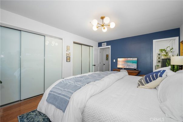 Bedroom, Interior, Pendant Lights, Wood Texture Flooring