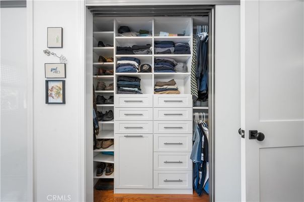 Interior, Walk-in Closets, Wood Texture Flooring