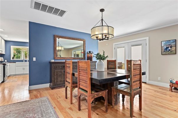 Chandelier, Dining room, Interior, Recessed Lighting, Wood Texture Flooring