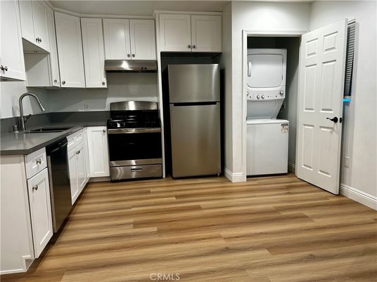 Interior, Kitchen, Stainless Steel Appliances, Washer, Wood Texture Flooring