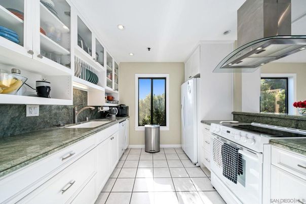 Interior, Kitchen, Recessed Lighting, Washer